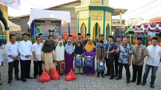 PT Timah Bagikan 700 Paket Sembako 
