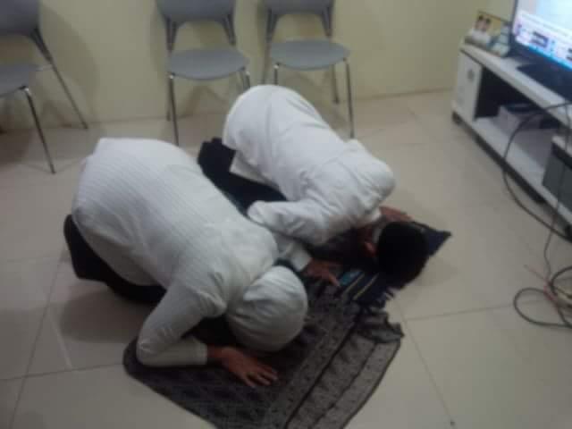 Unggul Quick Count Metro TV, Sani Langsung Sujud Syukur!