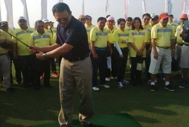 Foto Ahok Bermain Golf Beredar di Medsos, Ini Penjelasan Ahok