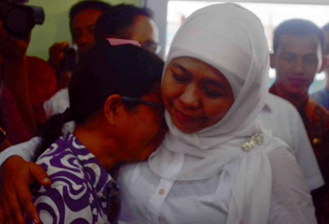 Kunjungi Rumah Trauma Centre di Tanjungpinang, Khofifah: Saya Harap Tak Kembali Jadi TKI