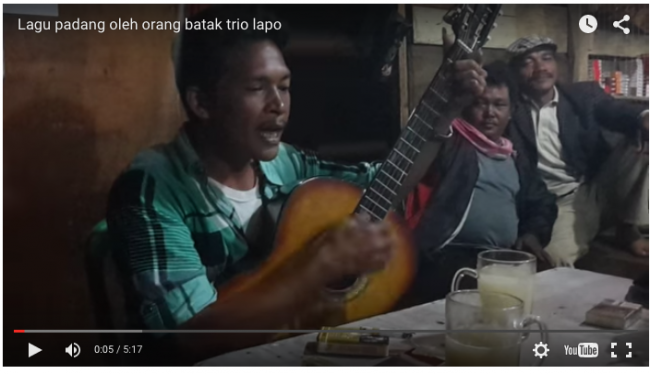 [VIDEO] Begini Merdunya Ketika Orang Batak Menyanyikan Lagu Minang (Padang) di Lapo Tuak