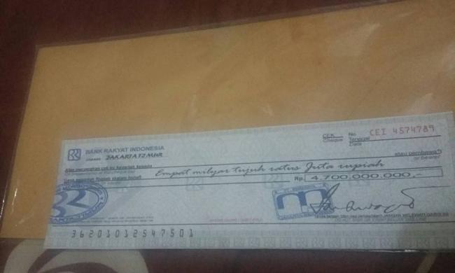 Dapat Cek Rp 4,7 Miliar di Bengkong, Ibu Rumah Tangga Nyaris Jadi Korban Penipuan 