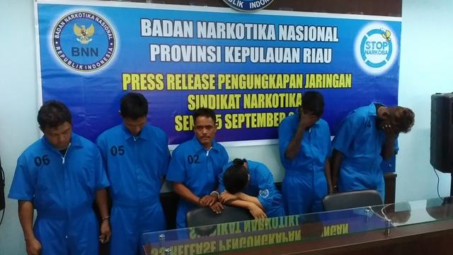 BNNP Kepri Tangkap Suami Istri Saat Transaksi 5,2 Kg Sabu