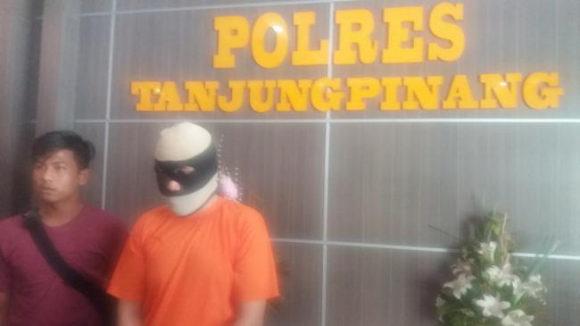 Simpan Sabu Dalam Anus, Warga Malaysia Dibekuk Polisi