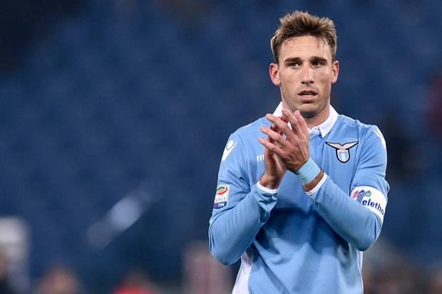 Masih Berburu, AC Milan Jadikan Lucas Biglia Rekrutan ke-10  
