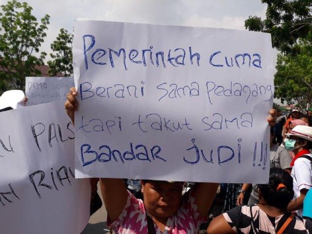 Jawab Diplomatis Tuntutan Pedagang, Amsakar: Nanti Kita Data!