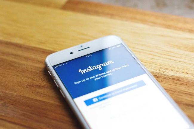 Cara Pakai Stiker Komentar di Stories Instagram