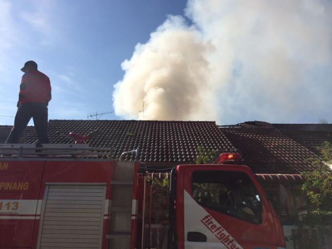 BREAKING NEWS! Rumah Nursiah di Bukit Bestari Kebakaran
