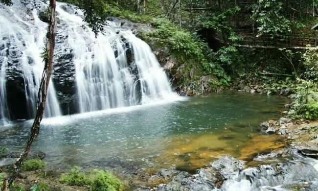 Kekayaan Alam Lingga, Kualitas Air Terjun Terbaik di Indonesia