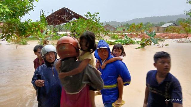 Banjir Rendam Bintan Timur, 90 KK Diungsikan, Dapur Umum Didirikan