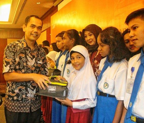 PT BRC Serahkan Beasiswa untuk 370 Anak Karyawan