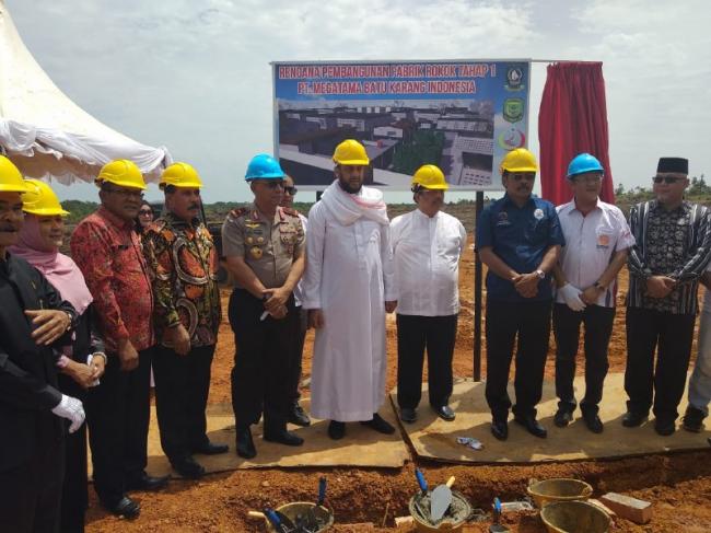 Pembangunan Pabrik Rokok Pertama di Dompak Dilakukan Tahun Depan