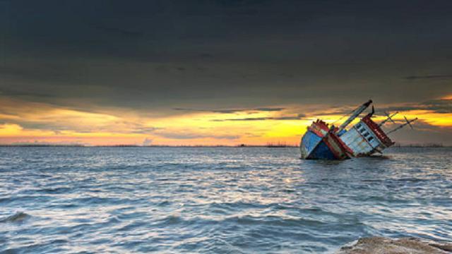 Polairud Karimun Cek Insiden Kapal Penumpang Tabrak Karang di Pulau Burung