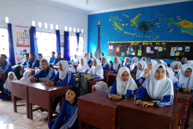 Pelajar di Lingga Dilarang Keluar Saat Malam Sekolah