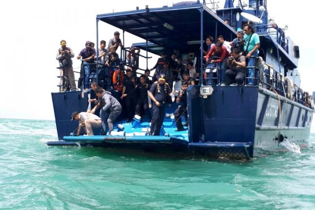 DJBC Kepri Lepas 95 Ribu Anakan Lobster Senilai Rp12 Miliar
