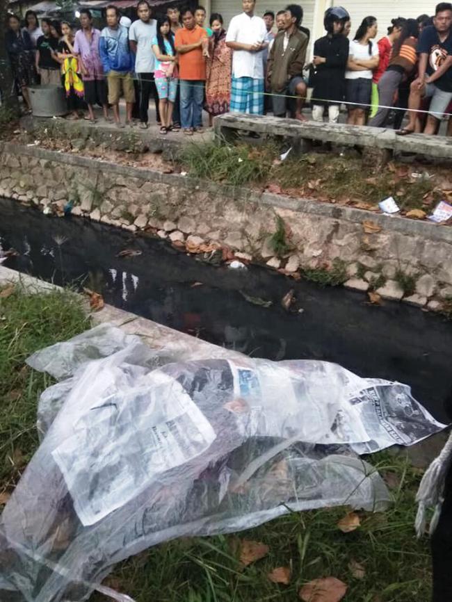 Mayat Perempuan Ditemukan di Pinggir Parit Muka Kuning 