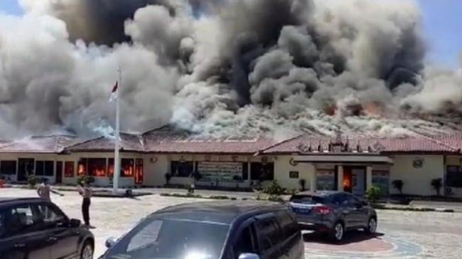 Mapolres Lampung Selatan Terbakar, 38 Tahanan Dievakuasi