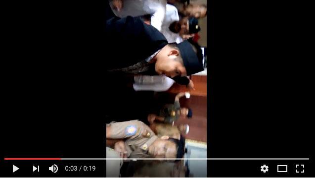 Video Ricuh Sekelompok Orang Desak Nurdin Tentukan Wagub Kepri