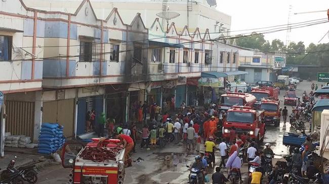[Jurnalisme Warga] Ruko SP Plaza Batuaji Terbakar