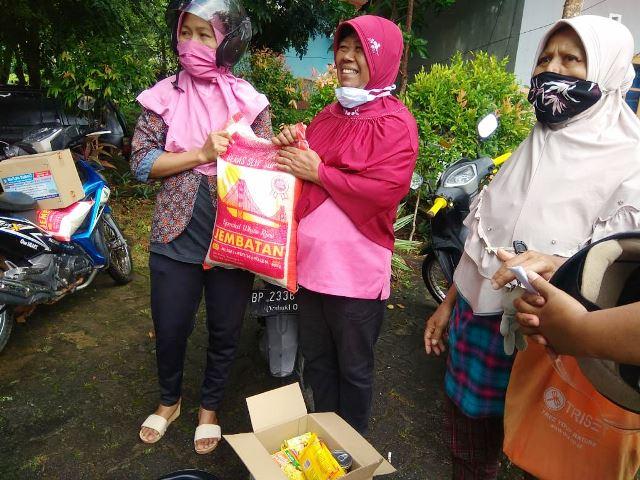 Warga Tanjungpinang Semringah Bantuan Sembako Pemprov Mulai Disalurkan