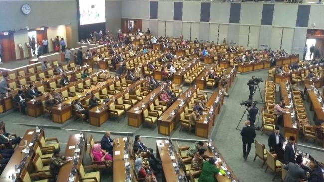 Rapat Paripurna Akhir DPR Dihujani Interupsi soal Wamena