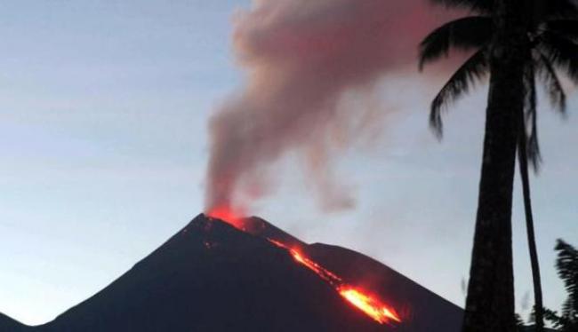 Gunung Soputan di Minahasa Tenggara Kembali Meletus