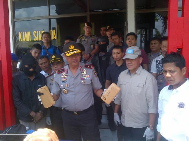 Seorang Warga Batam Tertangkap Bawa Ganja 8 Kg dari Aceh