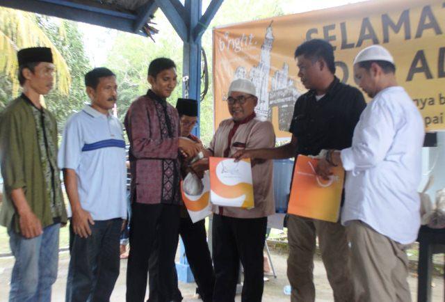 Sembelih 8 Ekor Sapi, PLN Batam Distribusikan 1.100 Kantong Hewan Kurban