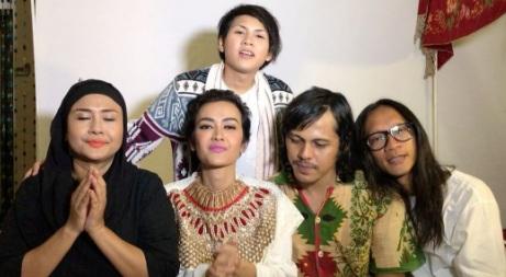 Ria Irawan Ungkap Pengobatan Janggal Kanker Jupe dan Yana Zein