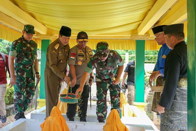 Panglima TNI Sempatkan Ziarah ke Pulau Penyengat