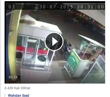 [VIDEO] Tiga Pria Ini Terekam CCTV saat Nyolong Motor di Depan Ruko Fanindo Batam
