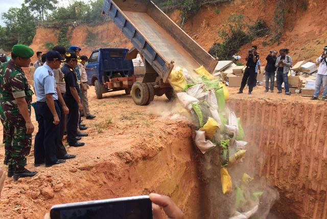   BC Tanjungpinang Musnahkan Barang Hasil Penindakan Sejak Tahun 2014