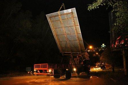 Tim Gabungan BP Batam Garuk 12 Reklame Ilegal