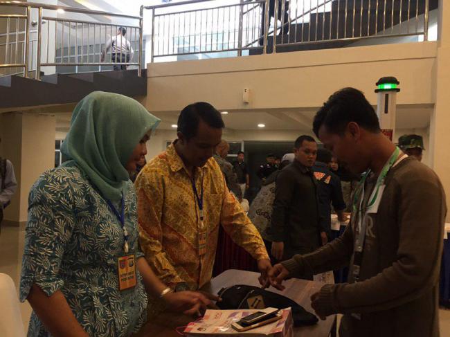 Pleno Rekapitulasi Suara KPU Kepri Dijaga Ketat Aparat