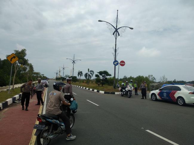 Polisi Sweeping Pelajar yang Hendak Ikut Demo di Dompak