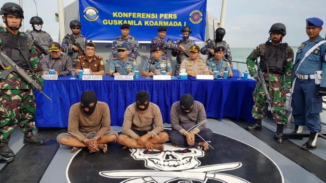 Guskamla Koarmada I Ringkus Perompak di Perairan Nipah