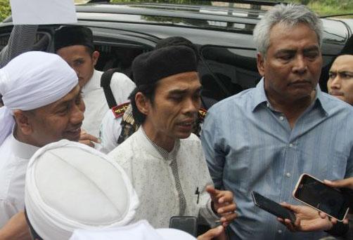 Ustaz Abdul Somad: Saya Tak Mau Didikte Preman Nasi Bungkus
