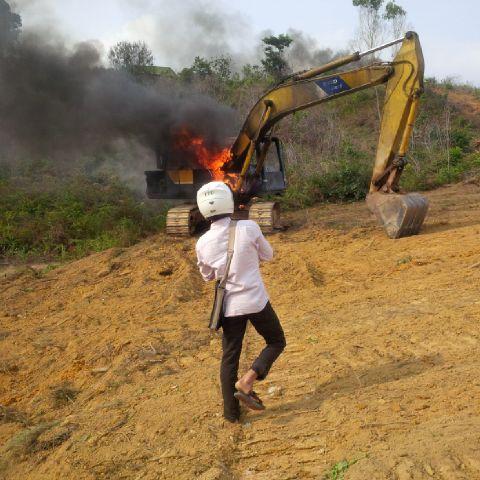 Dua Alat Berat Dibakar, Kapolresta Barelang: Pelaku Belum Diketahui 