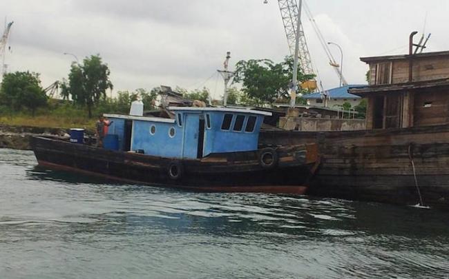 WFQR-4 Ringkus Kapal Kayu Bermuatan BBM Ilegal