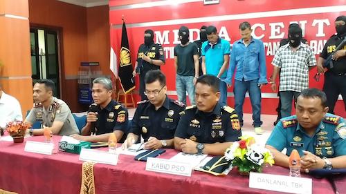Petugas Bea Cukai Tangkap Warga Malaysia Bawa Heroin