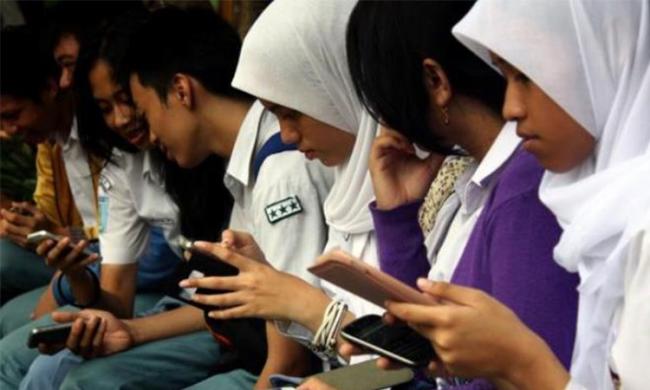 Disdik Kota Batam Minta Sekolah Batasi Siswa Pakai Gadget