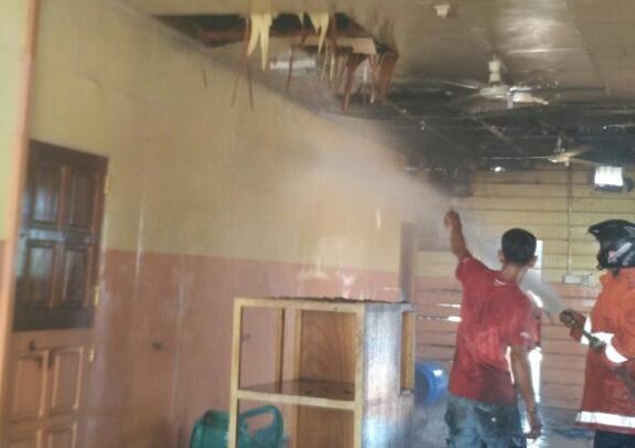 Warnet Terbakar, Pemilik Toko Berhamburan