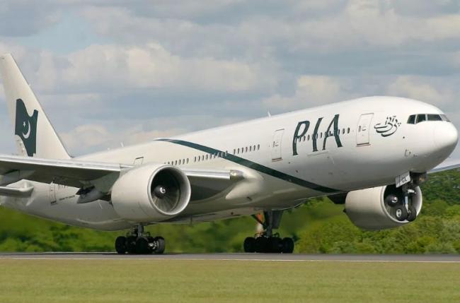 Maskapai Pakistan Larang Pilot dan Pramugari Puasa Saat Terbang