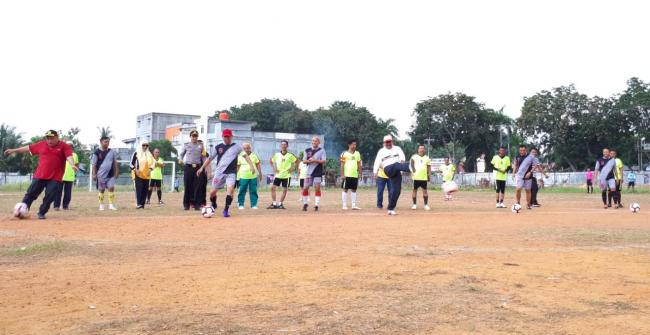 FKPD Karimun Perlihatkan Skill di Turnamen Sepak Bola U 35