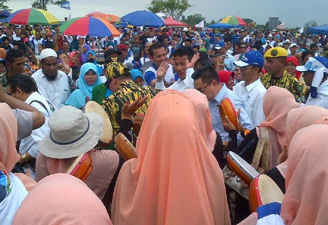 Kampanye Akbar Rudi-Amsakar di Lapangan SP Plaza Batuaji Dipadati Ribuan Warga 