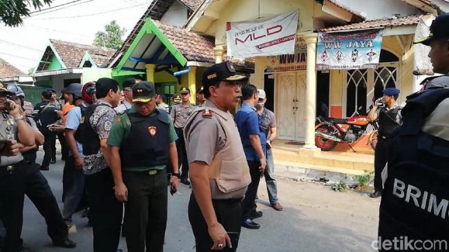 Gawat, Pelaku Bom Pasuruan juga Lempar Bom ke Polisi