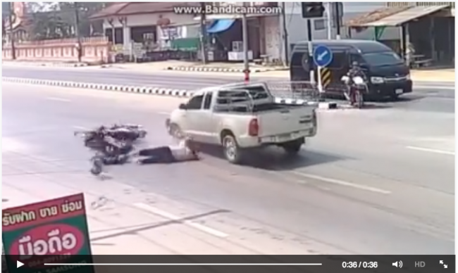 [VIDEO] Akibat Salah Memotong Jalan Begini Jadinya, Siapa yang Disalahkan?