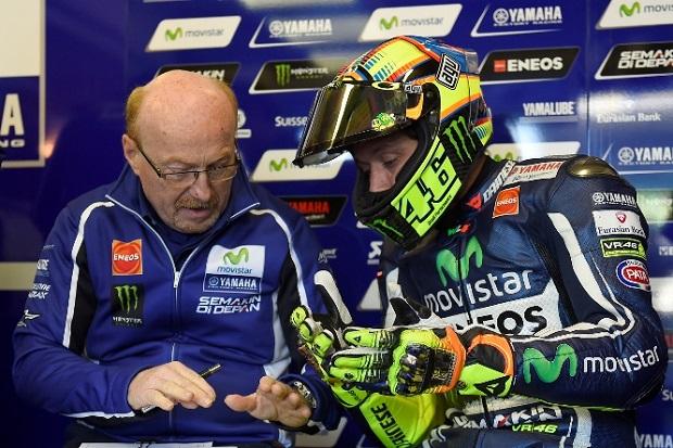 Setelah Vinales, Giliran Rossi Lempar Handuk 