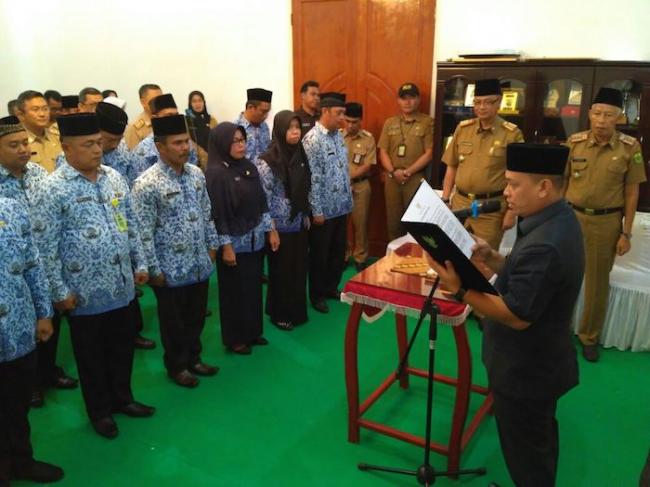 Lantik Pejabat Pemkab Lingga, Ini Permintaan Nizar  