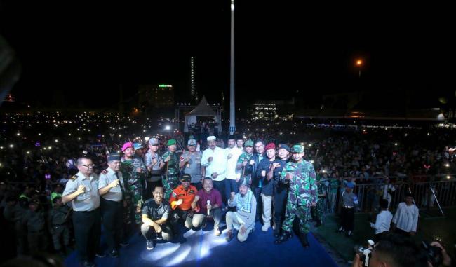 Nurdin Basirun Nyalakan Terompet di Detik-detik Perayaan Malam Tahun Baru